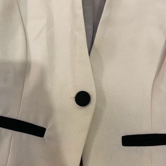 FOREVER 21 Beige and black blazer - Picture 2 of 4